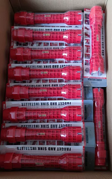 Eight-in-one sink wrench [new packaging card]
