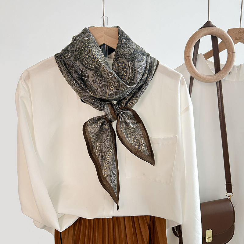 Impresión de estilo nacional retrógrado abstracto seda monocapa toallas paralelas de alto nivel nicho ropa de personalidad con bufandas de seda