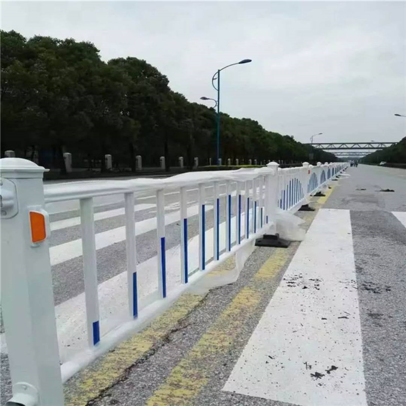 厂家现货 高分子底座京式道路护栏 市政道路隔离栏 铸铁底座护栏