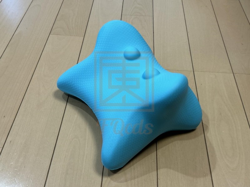厂家直售日本热卖PU自结皮牵引枕颈椎肩胛骨按摩神器背部拉伸器|undefined