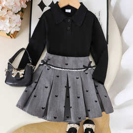 欧美秋季学院风新款黑色长袖搭配爱心印花百褶短裙时尚气质童装