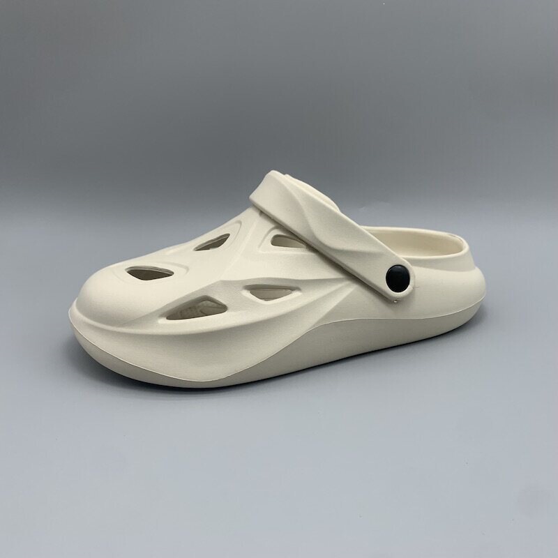 Soft-Soled Clogs with a Stepping-On-Clouds Feel, Men's Summer New Style, Men's Closed-Toe Half-Slippers for Outdoor Casual Wear
