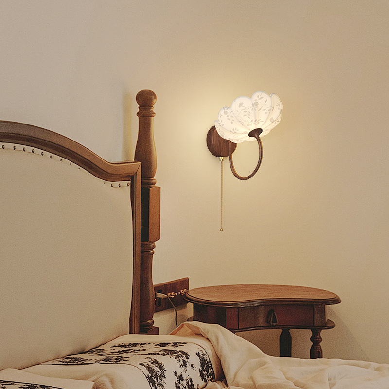 Estilo medio, dinastía Song, estética, lámpara de pared junto a la cama, grano de madera de nogal, pétalos retro, sala de estar, dormitorio, fondo, lámpara de pared, nuevo