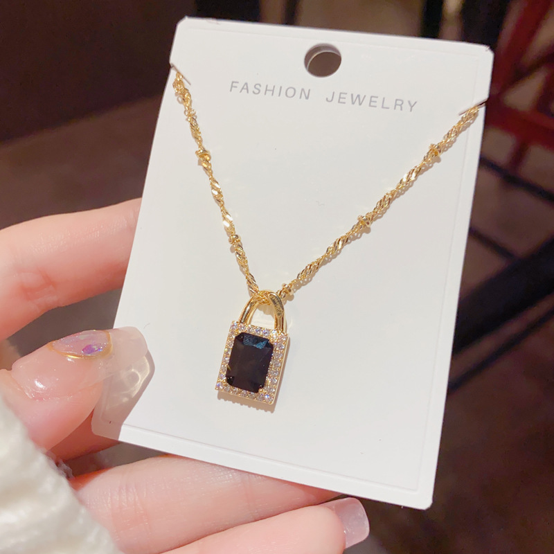 Zircon Lock Pendant Necklace Black Micro Inlaid Instagram Style_voghion.com