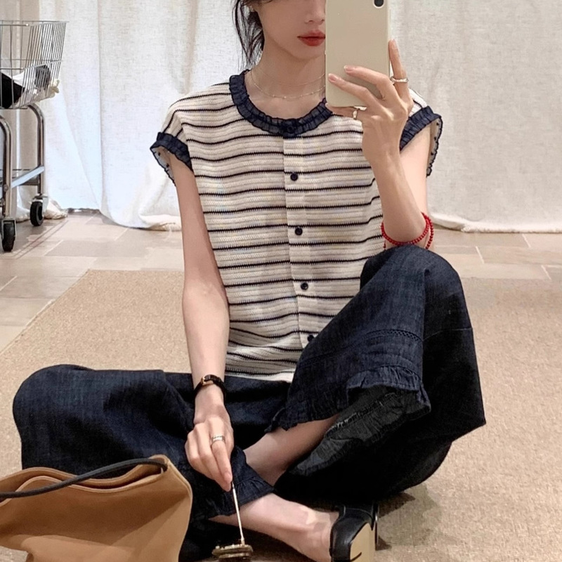 Korean-Style Textured Striped Color-Blocked Lace Blouse for Women, Sweet and Gentle Style, Summer Top Korean-Style Textured Striped Color-Blocked Lace Blouse for Women, Sweet and Gentle Style, Summer Top