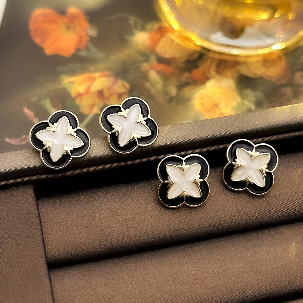 Pinzas para las orejas de flores vidriadas de goteo coreanas, sin agujeros para las orejas, sin dolor, pendientes de temperamento de alta calidad, elegantes y de moda, accesorios para las orejas simples, mujeres