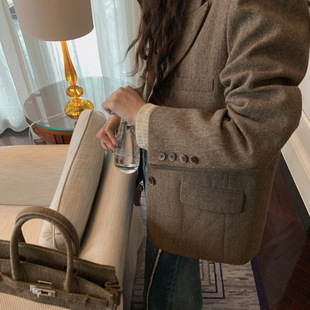 �����˲��Q��������ë�����b����Ů��2023�¿�͹Ō������L������