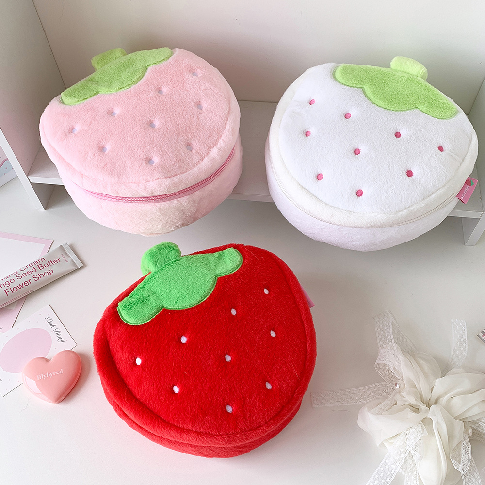 Sweet Cartoon Strawberry Plush Large Makeup Bag for Girls, Student Skincare Storage Bag, Portable Toiletry Bag