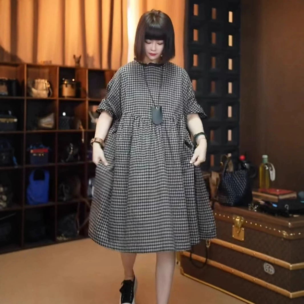 Летнее платье в клетку из кружева, европейский стиль, простой дизайн, большой размер, 2025 года, для стройнящего силуэта, средней длины.