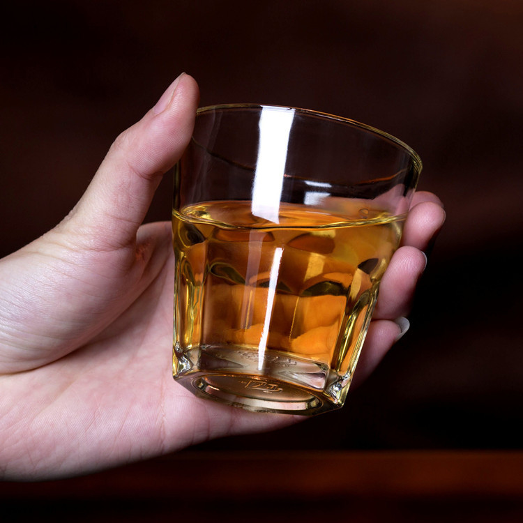 Tazas de vidrio temperado comerciales tazas de cerveza bar KTV tazas octagonales tazas de licores caseras tazas de whisky se pueden imprimir logotipo