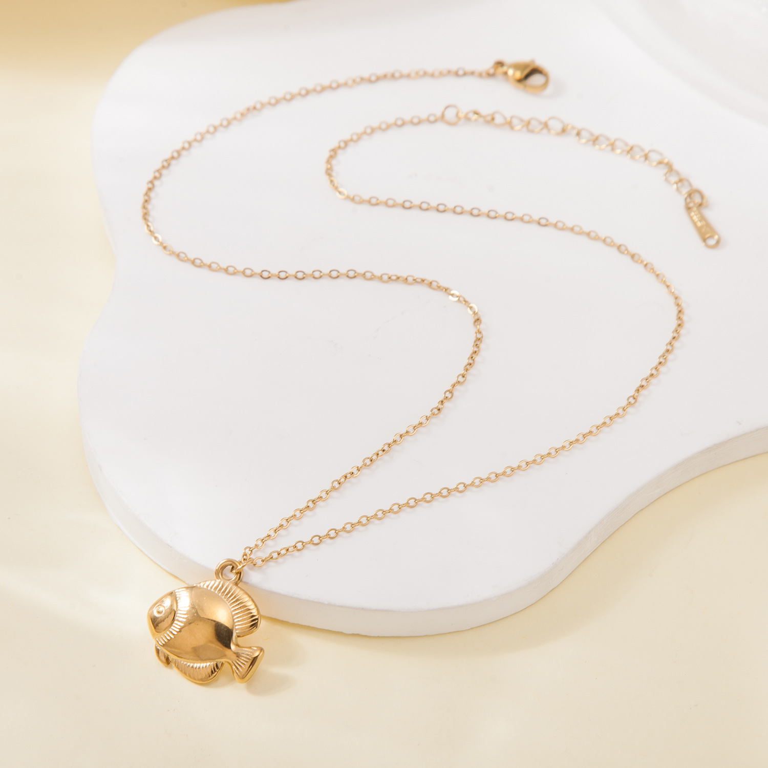 cable chain Chain Type 1 Piece Quantity Wholesale Jewelry Cute Simple Style Fish Titanium Steel Plating Cable Chain Pendant Necklace