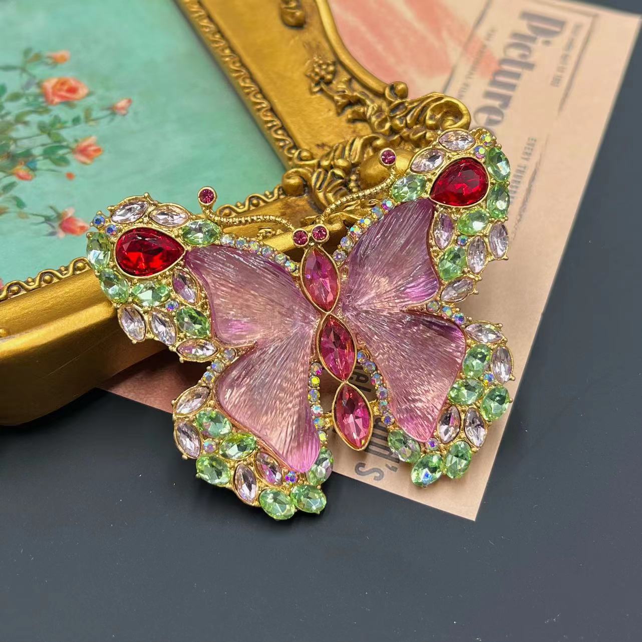 Retro French Style Butterfly Alloy Inlay Rhinestones Women's Brooches display picture 5