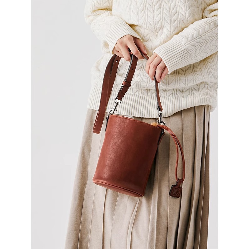 Qiu Zhen Genuine Leather Drawstring Water Bucket with Plant Tanning Head Layer Cow Leather, Unique Bag, Texture Single_voghion.com