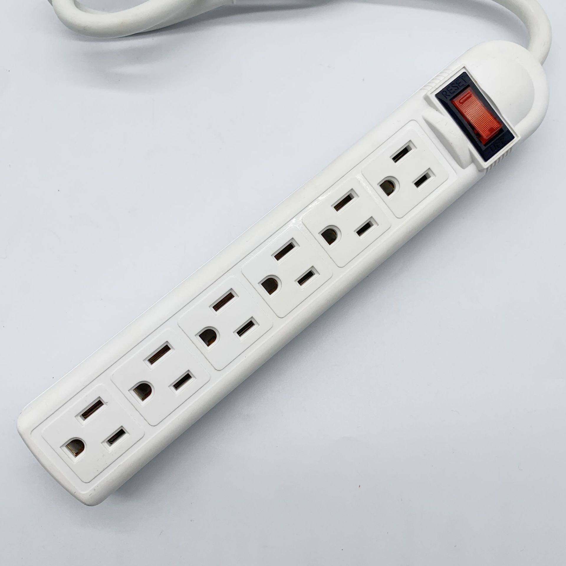 Explosiones transfronterizas de placa de cableado estándar estadounidense, enchufe estándar estadounidense con interruptor de protección contra sobrecarga