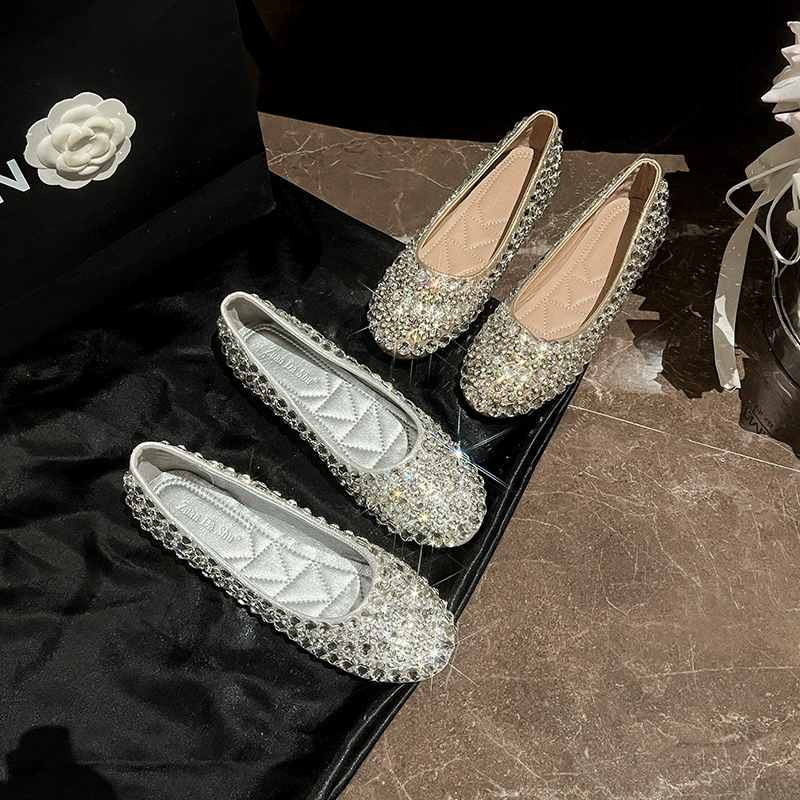 Туфли на плоской подошве с круглым носком для женщин, новинка весны и лета 2025 года, французские туфли с кристаллами и бриллиантами, сказочные туфли с мягкой подошвой и мелким горлышком, женские туфли на плоской подошве