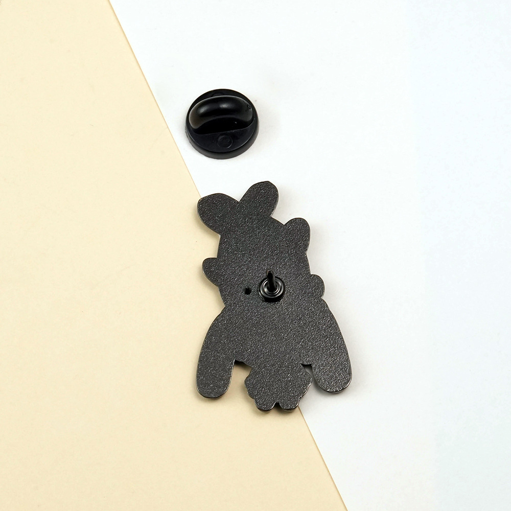 Hatsune Miku Q-version metal brooch, Hatsune Miku fan-made enamel badge, cute cartoon accessory for collars and bags