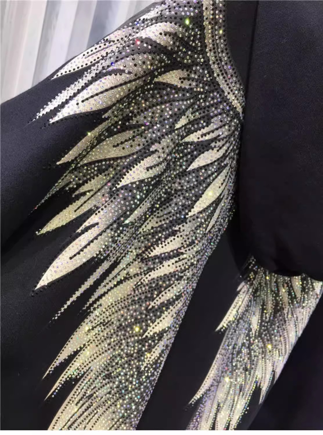 Women's Clothing Extra large size heavy industry diamond light luxury front and rear wings hooded long sleeved velvet jacket sweatshirt_voghion.com