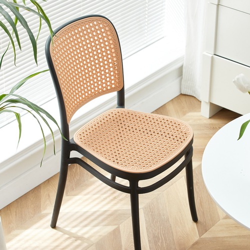 家用北欧餐椅塑料椅子加厚餐厅靠背椅户外仿藤编椅庭院凳子可叠放