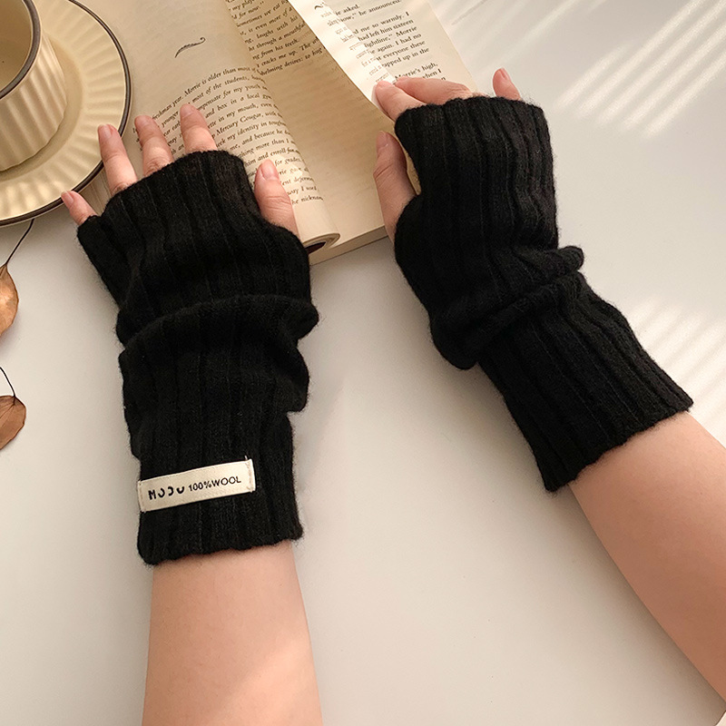 클라우드 카본 블랙 [울 파일 스타일]