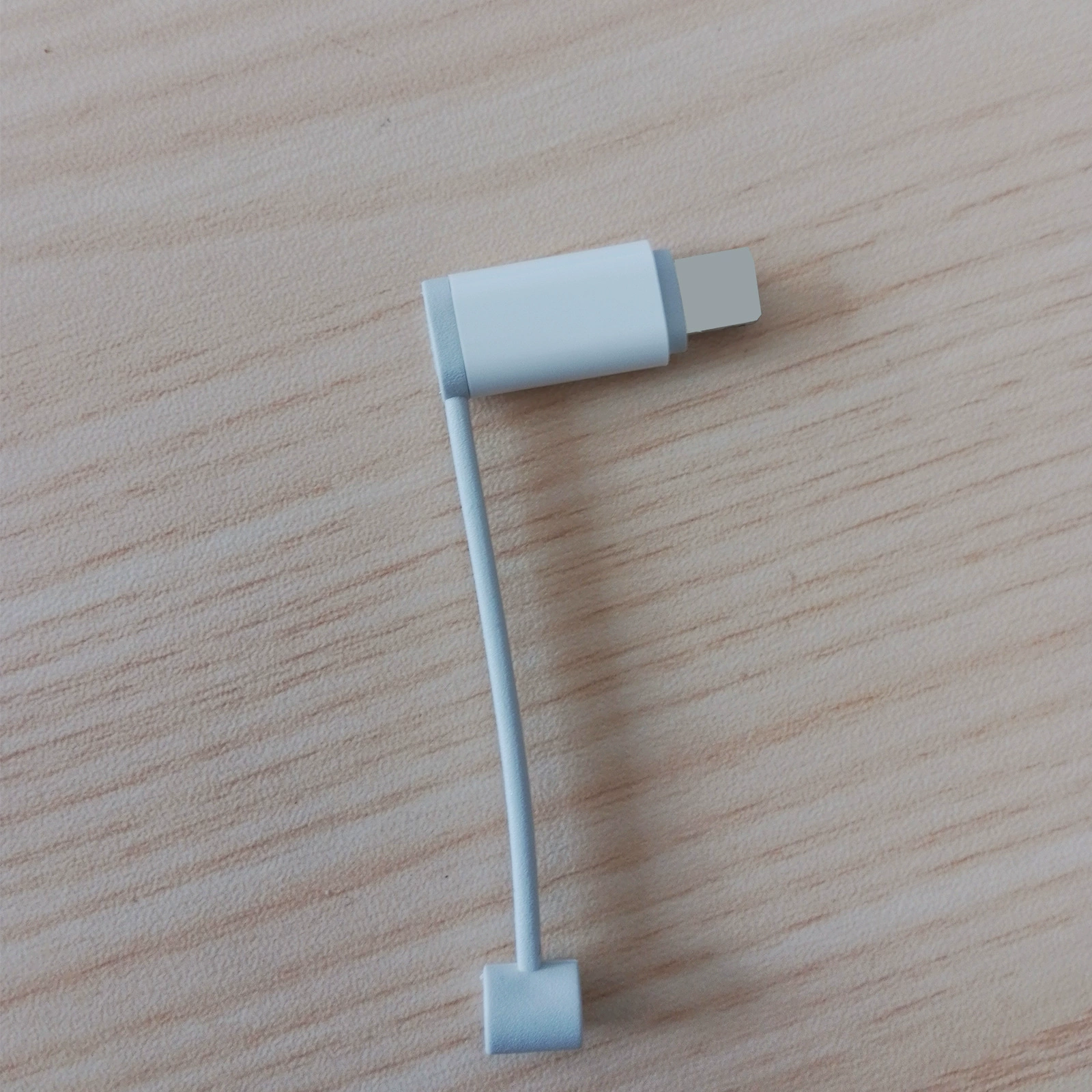 Lighting adapter with charging adapter suitable for iPhone/iPad