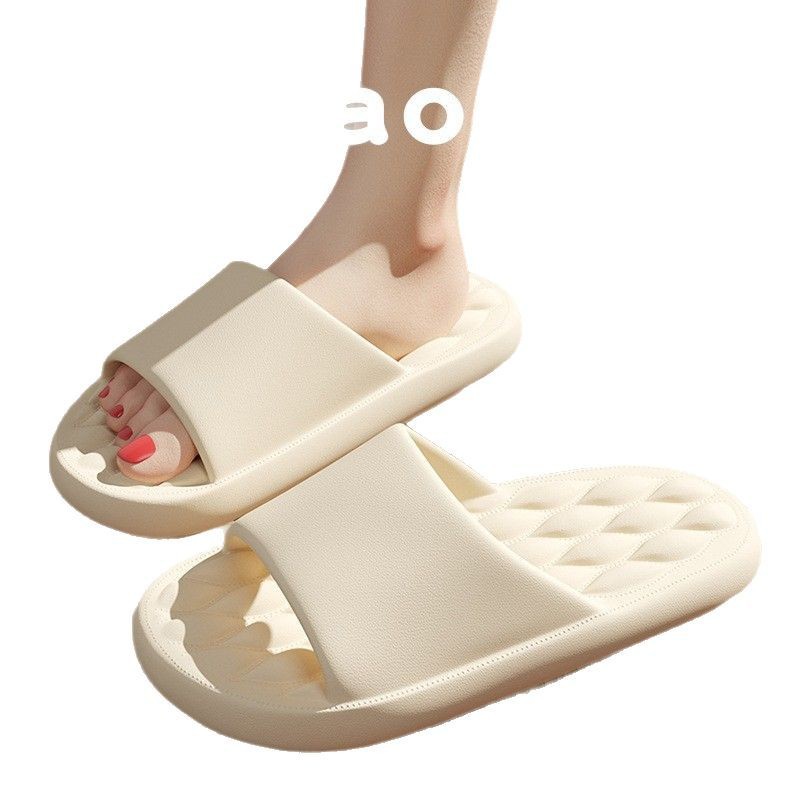 Pantuflas caseras de alta gama ropa exterior de los hombres interior de verano casa baño antideslizante pareja pisando mierda sandalias de mujer