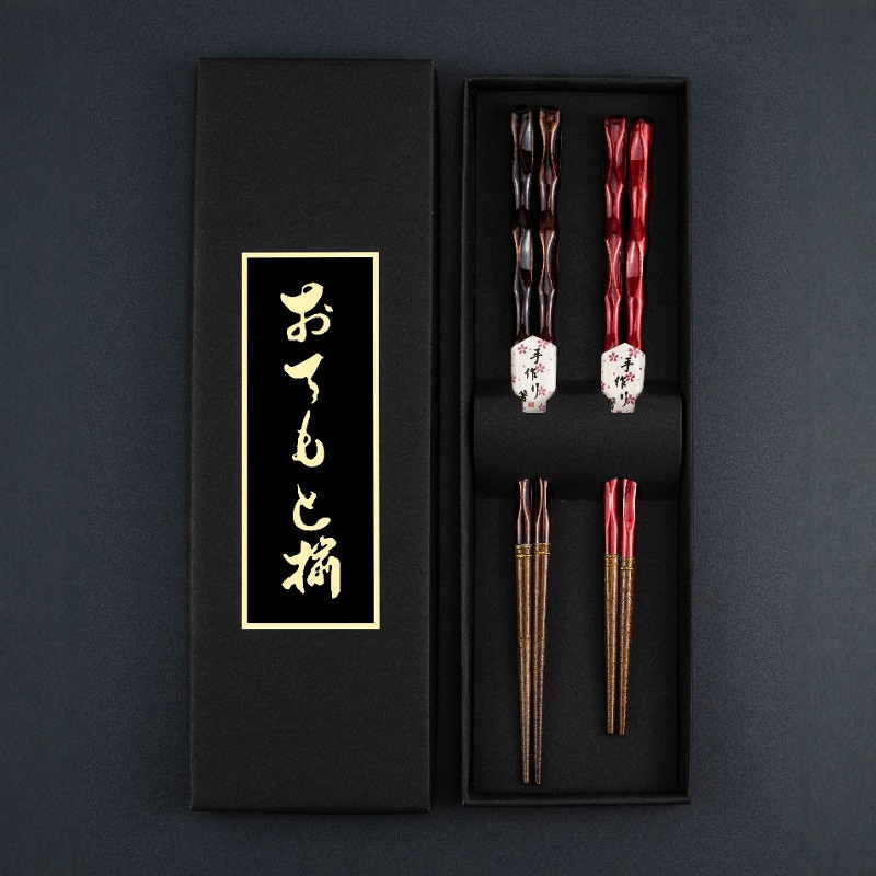 그라인딩 헤드가 새겨진 젓가락