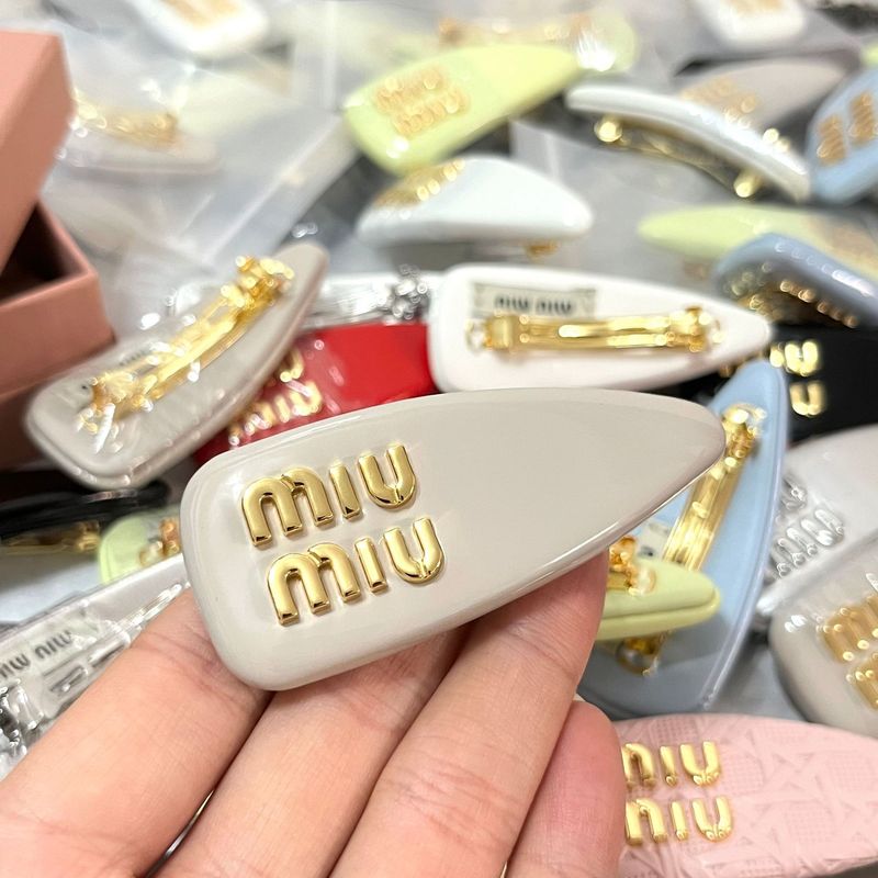 MIU缪女士韩系经典糖果色PU皮字母发夹女金属弹簧多色侧边面包夹|undefined