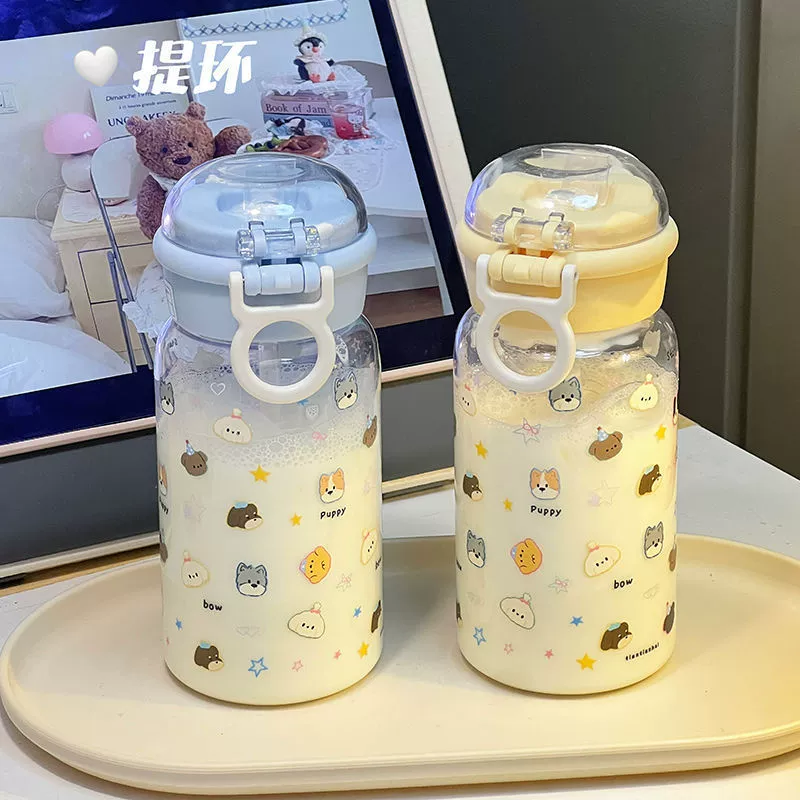 Двухкрышечный кружка для воды для девочек 2025 высокого качества, пластиковая, новая портативная, для студентов кампуса, милый дизайн