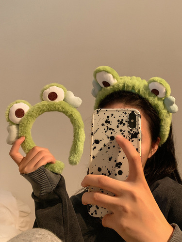 Cute little frog headband for women to wash their face and apply facial mask, cartoon funny plush headband, winter headband hairpin