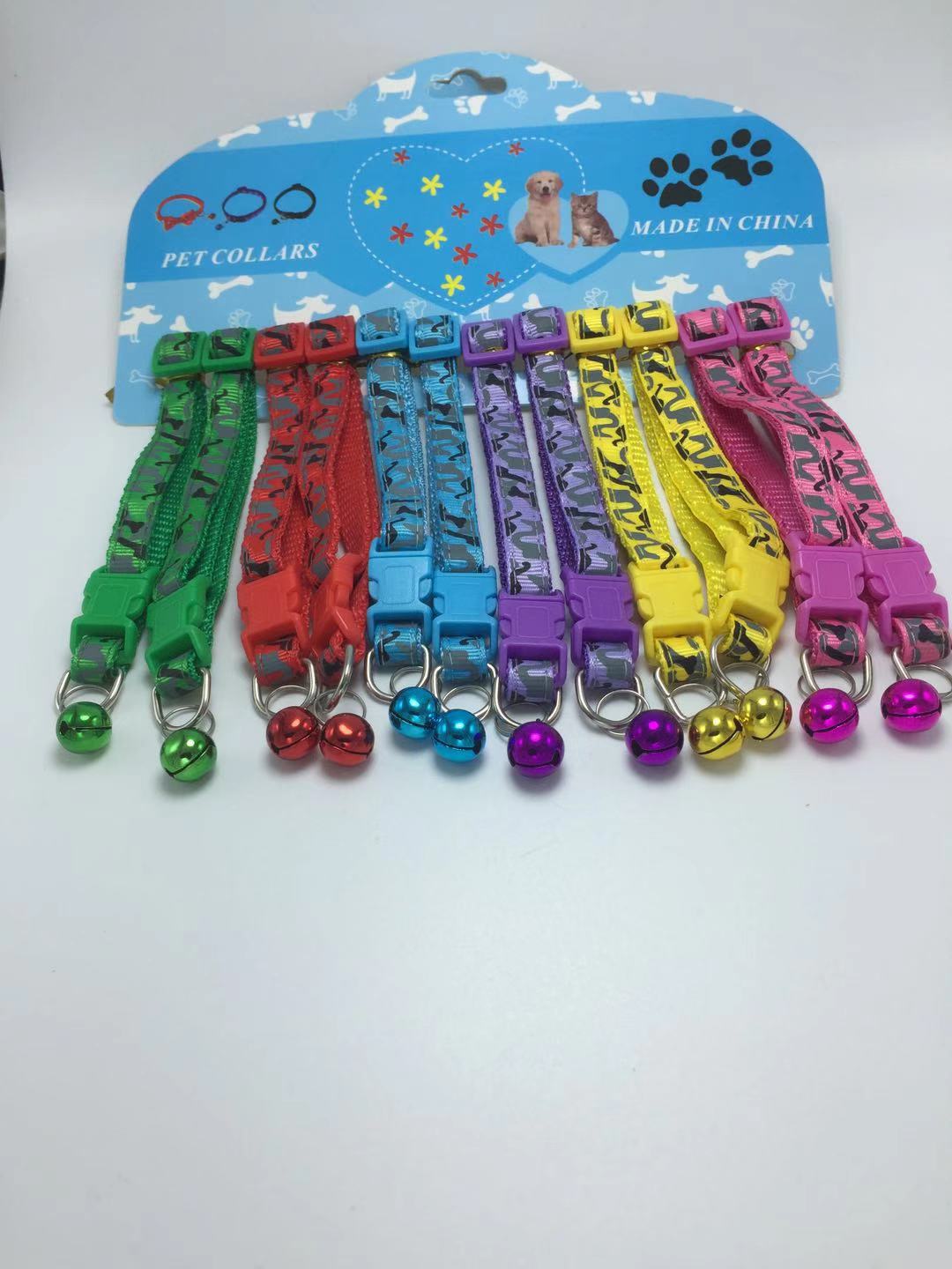 1.0 Collar de campana. Seis colores de moda mascota collar campana lindo cuello pequeño perro