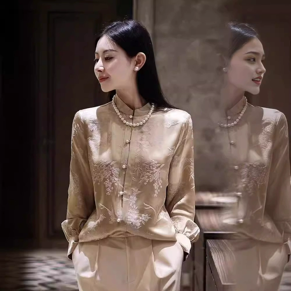 Новый китайский стиль ретро на пуговицах Женская Осень 2023 Новая шелковая рубашка с маленьким воротником шампанским с маленьким воротником