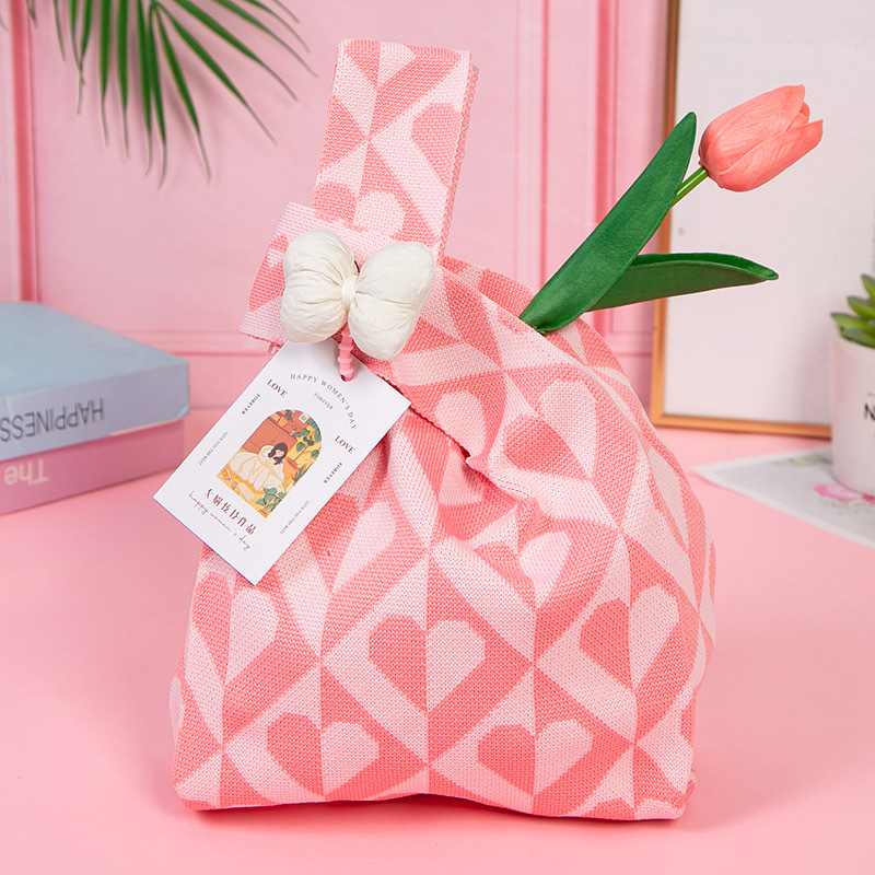 다이아몬드 모양의 투톤 하트 + 랜덤 컬러의 액세서리