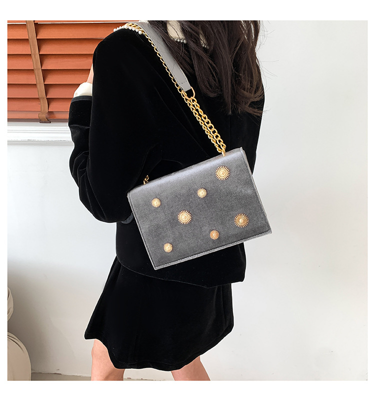 Cross-border fashionable velvet small square bag for women, simple and fashionable single-shoulder bag, new autumn and winter crossbody chain bag undefined