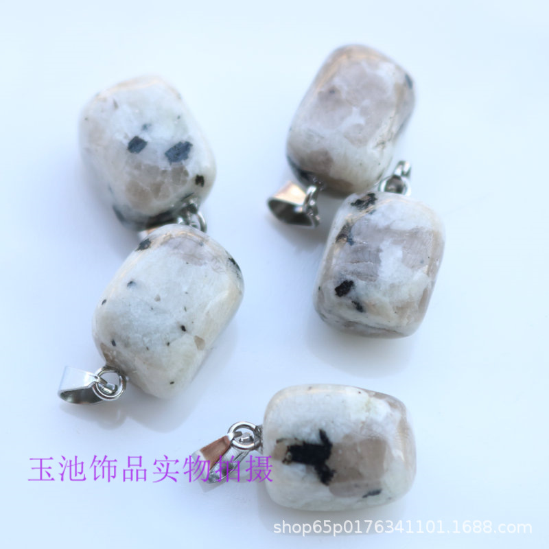 Colgante de cristal natural pequeño cuadrado rosa verde dongling ágata rojo colgante irregular pendientes collar accesorios diy