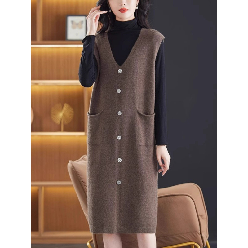 Middle-Aged Mom's Spring and Autumn Knit Vest Dress, New Large Size Sleeveless Mid-Length Sweater Dress Middle-Aged Mom's Spring and Autumn Knit Vest Dress, New Large Size Sleeveless Mid-Length Sweater Dress