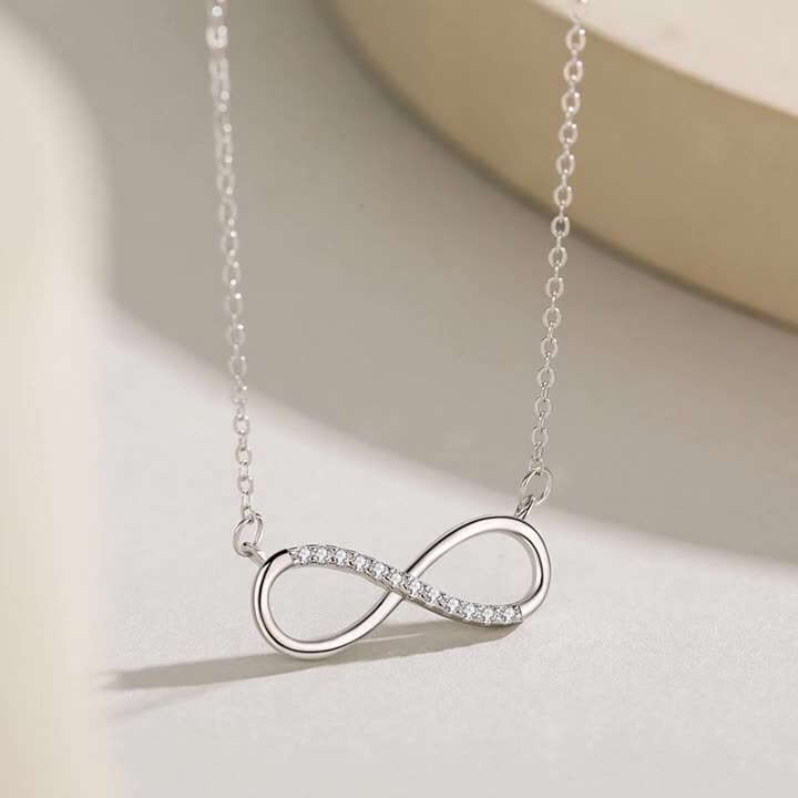 Cross-border Hot 8-character Love Infinite Necklace European and American High-end Simple Moebius Infinite Symbol Necklace