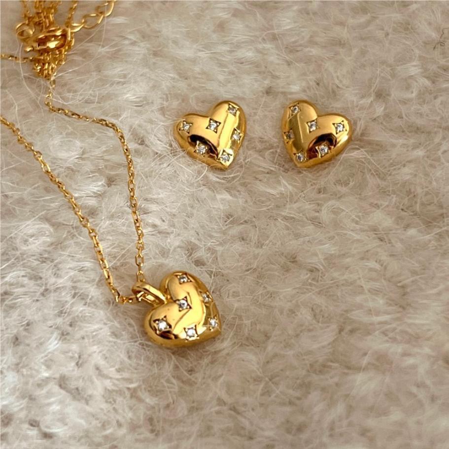 3g Weight 925 Sterling Silver Ear Needle Material Ear Studs Classification 1 Pair Quantity Holiday, Daily Occasion 925 Sterling Silver Material Heart Shape Pattern Women's Gender Plating Design Simple Style, Classic Style Style 1 Pair 925 Sterling Silver Heart Shape Ear Studs 无