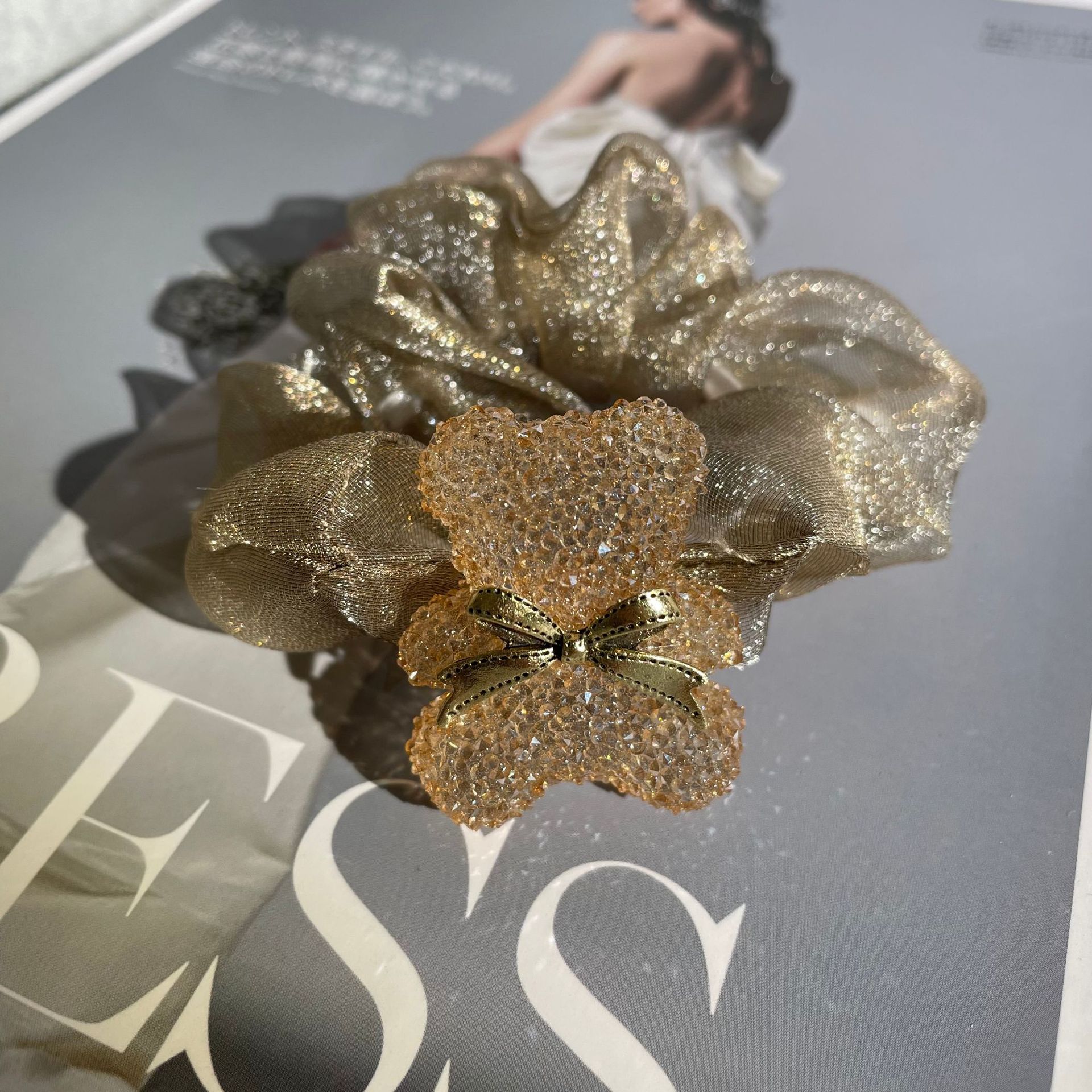 큰 금속 나비 넥타이 샴페인 곰