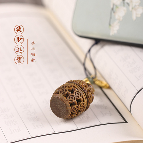 Green Sandalwood Polybag Coin Incense Sachet with Hollow Carved Design Phone Bag Keychain Decor for Live Streaming Supply