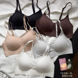 女士三角裤;无痕文胸;无钢圈文胸