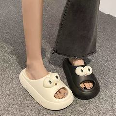 新しいスタイルの醜くてかわいい大きな目のスリッパ女性のための夏のインターネット有名人厚底ホームバスノンスリップカジュアルかわいいEVAスリッパ