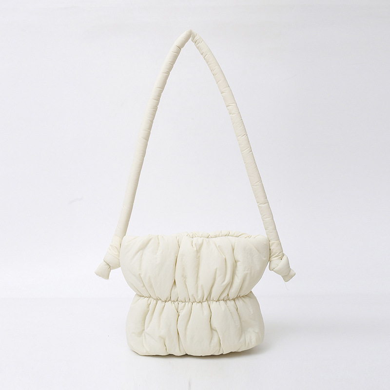 Nicho de diseño bolso de pluma, moda debajo de las axilas bolso de cubo de agua de poliestireno, bolso de algodón de nylon de mujer, bolso de hombro plegado de moda