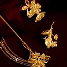 黄金色盘发花朵发簪结婚发饰中式复古风金色流苏发簪新娘古典头饰