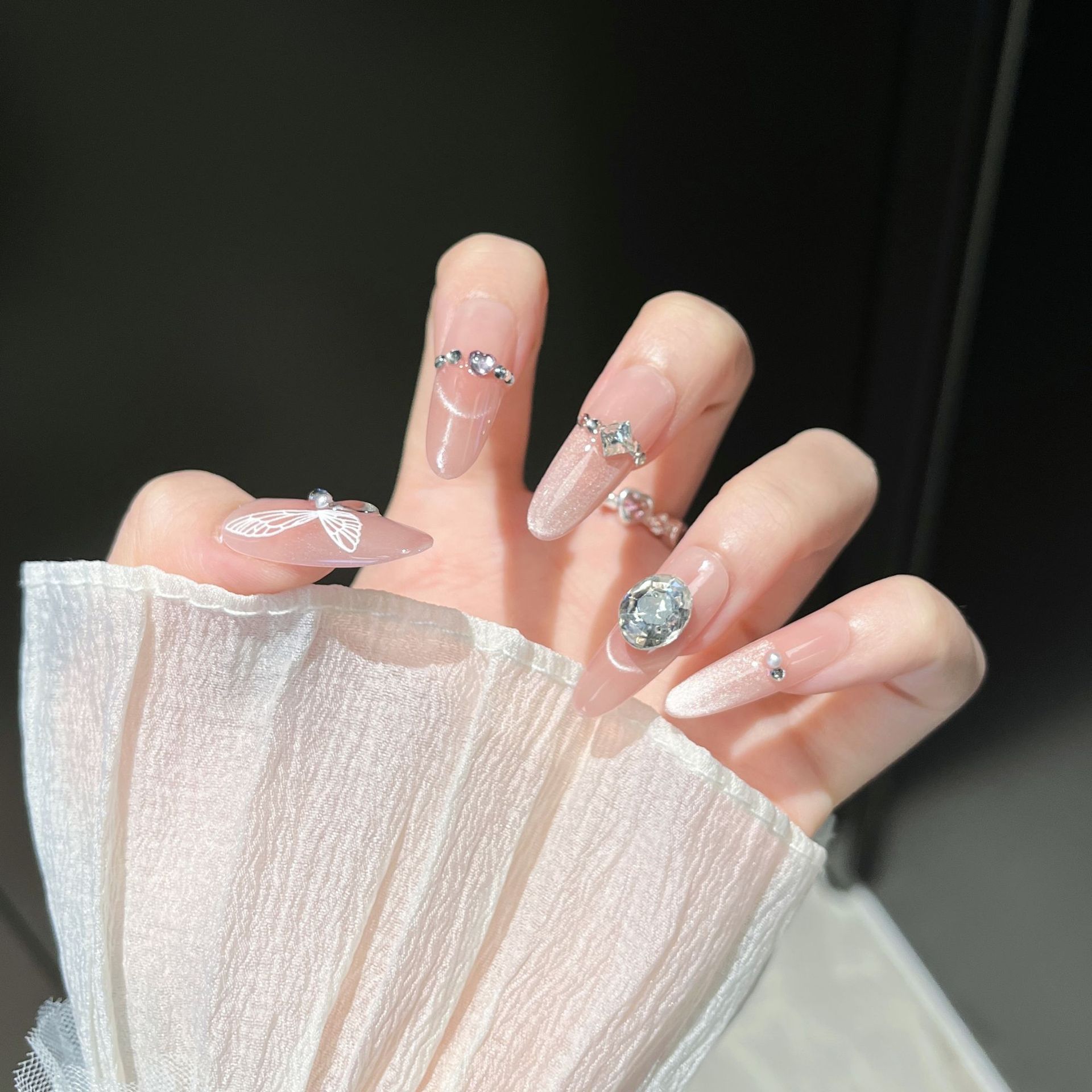 Butterfly nuevo ojo de gato de color rosa hermoso pura mano de usar manicuras puras para explotar manicuras falsas manicuras manicuras usar manicuras