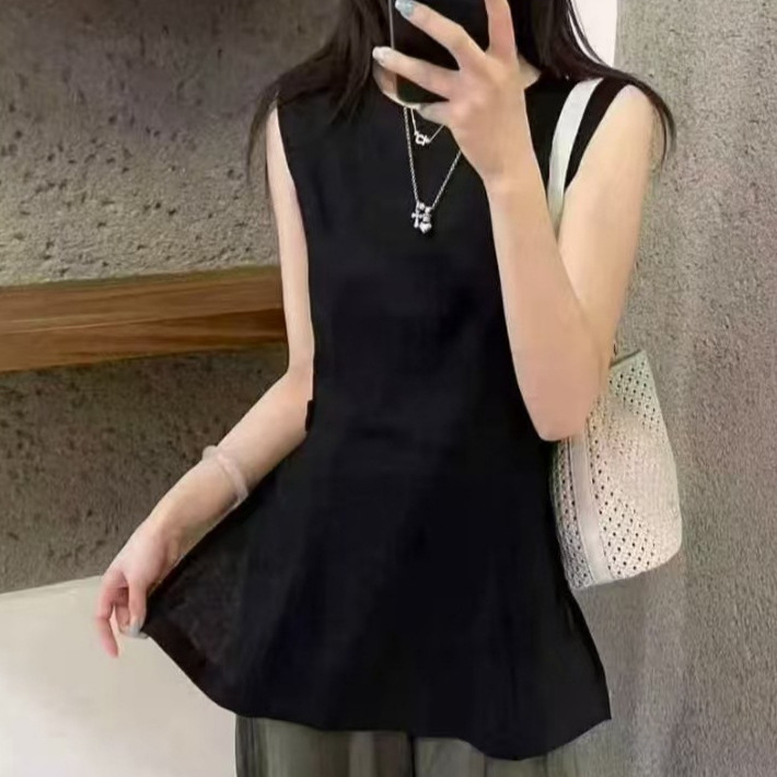 Textured linen sleeveless top, loose-fitting linen vest, stylish and casual, can be worn alone or as an inner layer.