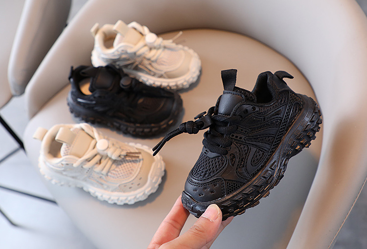 2024 Primavera Autunno Nuove scarpe alla moda per pneumatici Versatili per ragazze e ragazzi, Scarpe sportive in rete bianche e nere, Ragazzi casual_voghion.com