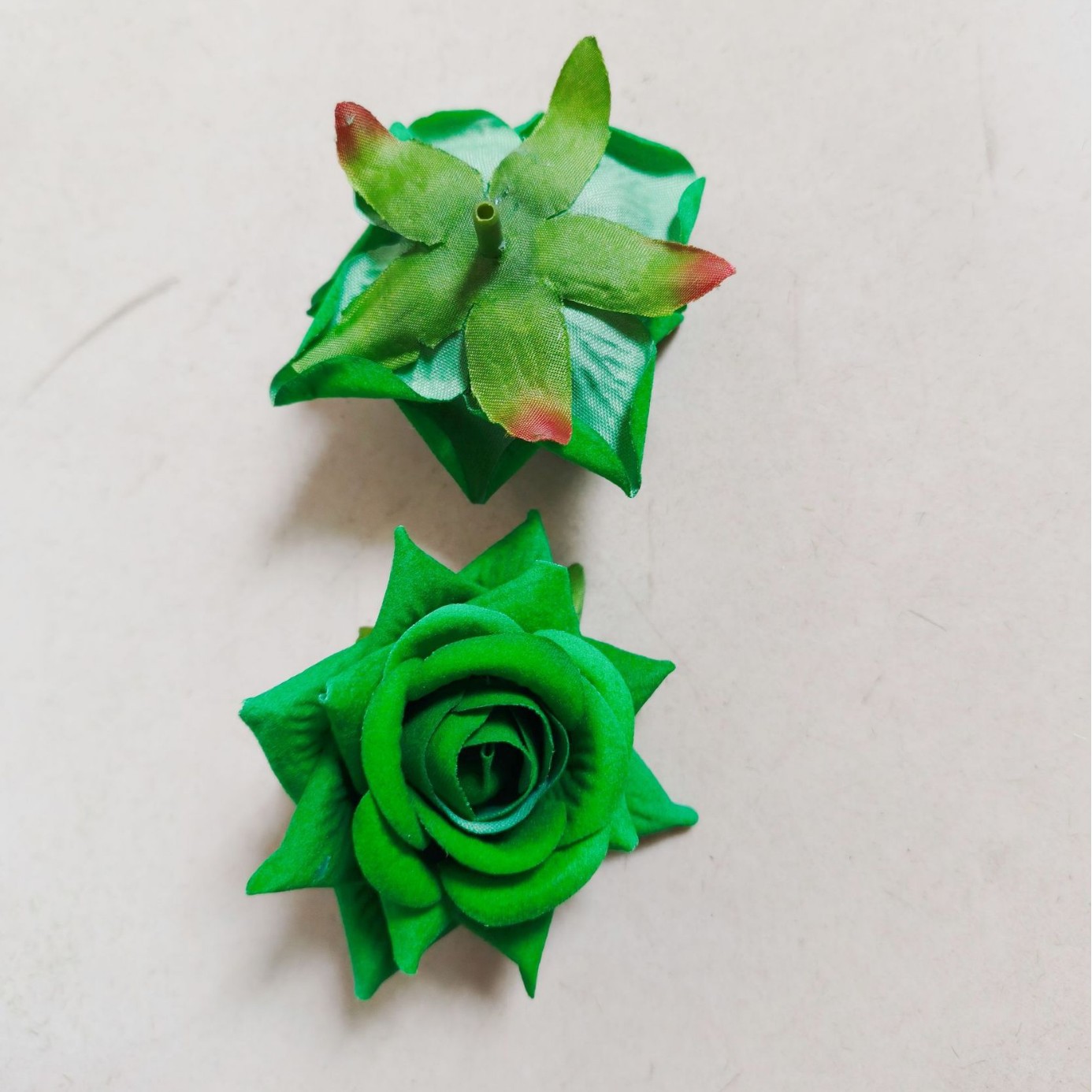 Cabeza de rosa artificial de aproximadamente 6,5 cm hecha de tela flocada, flor decorativa, ramillete, arco de flores, decoración floral, decoración de bodas.