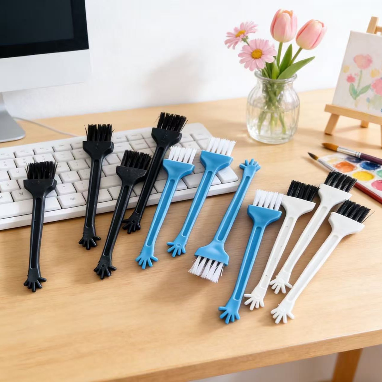 Long-handled plastic cleaning brush for computers, hardware, and home appliances, dust removal brush for keyboards, small five-finger brush