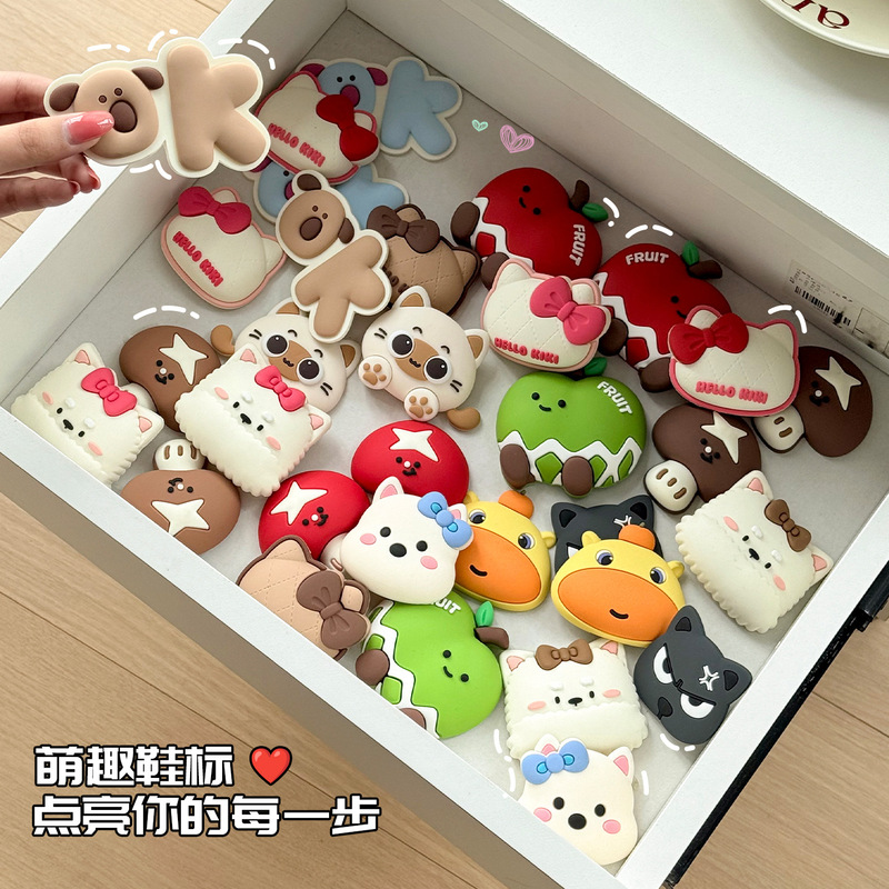 New Style Clogs DIY Accessories Cartoon Cute Trendy Shoe Charms Plastic Shoe Decorations Slipper Accessories Wholesale