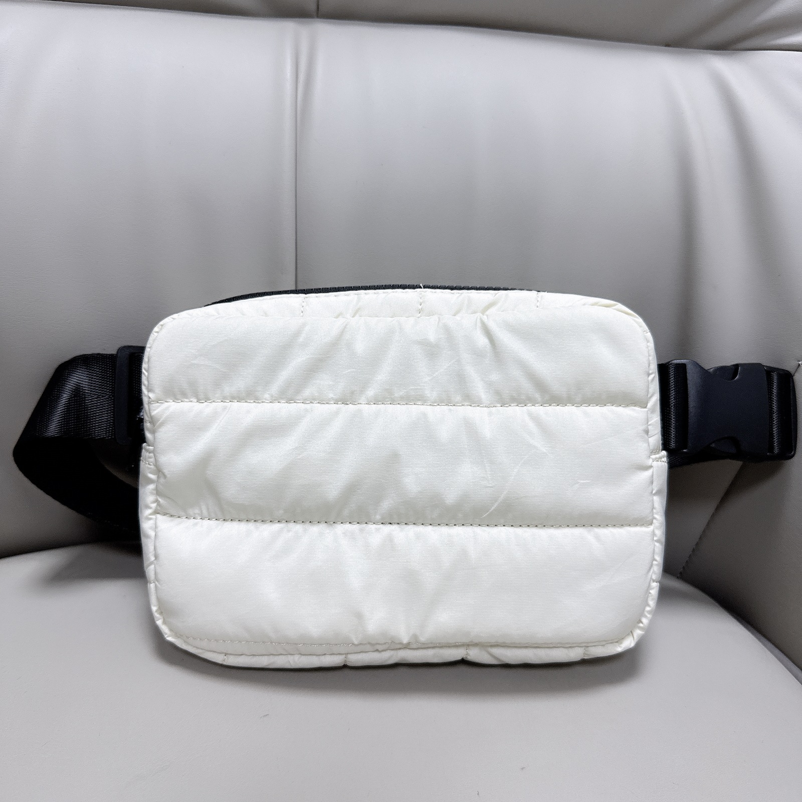 Umhängetaschen für Damen Daunen-Baumwolljacke Damen-Make-up-Aufbewahrungstasche einfache, leichte und modische Fitness-Sport-Lauf-Gürteltasche_voghion.com